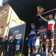 Nizzolo se impone a Gaviria en el Giro del Piamonte