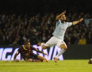 Celta de Vigo-Barcelona. Nolito y Dani Alves.