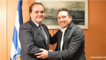 Jokin Aperribay junto al nuevo entrenador de la Real Sociedad, Eusebio Sacrist&aacute;n.