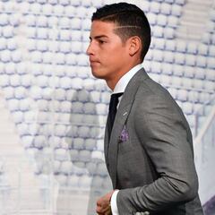 De Laurentiis: "James nos da otro tipo de garantía"