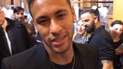 Neymar en la París Fashion Week durante su encuentro con el estilista, productor de moda y presentador ítalo-brasileño Matheus Mazzafera.