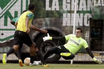 18 jugadores están concentrados para el duelo del martes ante los paraguayos.