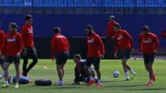 Arda Turan se ejercitó con el grupo y apunta al Chelsea