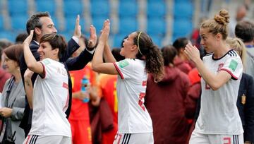 Jorge Vilda with Spain players