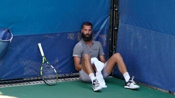 El tenista francés Benoit Paire se lamenta durante su partido ante Cameron Norrie en el US Open.