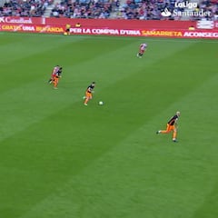 No marca mucho, pero cuando lo hace... Galopada de 70 metros y golazo de Vietto