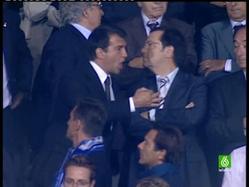 Laporta, enfurecido en el palco de Montjuïc, en el derbi de las bengalas.