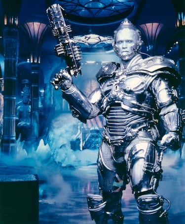 Schwarzenegger lleva 27 años pagando un dólar al año para quedarse con el traje de uno de sus peores papeles