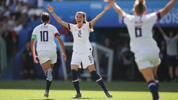 Carli Lloyd celebra uno de sus goles en el Estados Unidos-Chile del Mundial de Francia