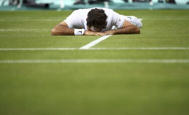 Wimbledon: Raonic stuns Federer to reach final
