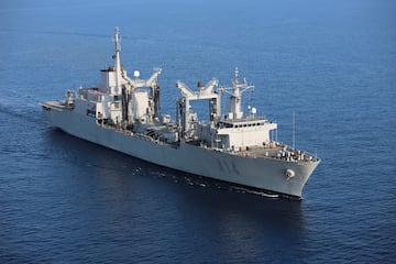 Es una unidad log¨ªstica de la Armada Espa?ola, dise?ada para suministrar combustible, v¨ªveres, munici¨®n y repuestos a otras embarcaciones en alta mar. Tiene su base en Ferrol. Cuenta con cinco estaciones de aprovisionamiento y una cubierta de vuelo con hangar para helic¨®pteros. Ha participado en misiones internacionales, incluyendo operaciones de la OTAN y acciones humanitarias. El Pati?o cuenta con un hospital a bordo con quir¨®fano, UCI, Rayos X y telemedicina.