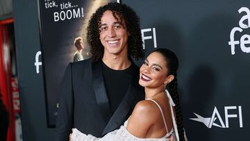 La actriz Vanessa Hudgens se compromete con el beisbolista profesional Cole Tucker tras dos años de relación. Te compartimos todos los detalles.