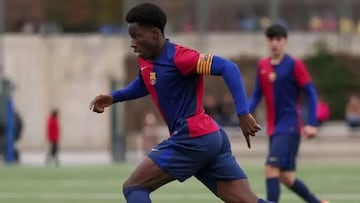 Ebrima Tunkara, en un partido con el Barcelona.