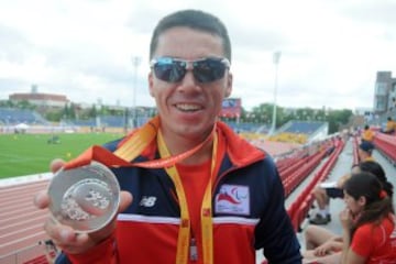 El atleta paralímpico obtuvo plata en los 5.000 metros planos en Toronto, y consiguió el oro en el Mundial de Atletismo Paralímpico. 