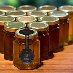 Rolls-Royce no solo produce automóviles, también hace miel