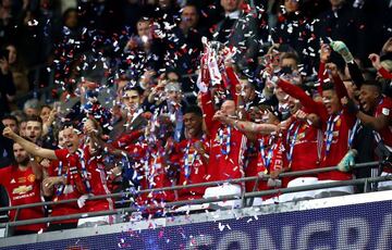 Los ‘Red Devils’ son los amos en Inglaterra, ya que son el equipo con más campeonatos en la historia de la liga inglesa; se han llevado 13 de las 25 competiciones que se han disputado bajo el formato de la Premier League y tienen 20 títulos en su haber. Su más cercano perseguidor es el Liverpool, con 18 ligas, sin embargo, los ‘Reds’ no han sido campeones de Inglaterra desde 1992.