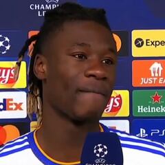 Tiene 19 años, lleva aquí meses y se lo sabe mejor que nadie: Camavinga, cuando le preguntan si lo de ayer fue un milagro