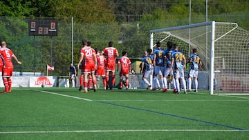 Imagen del partido entre el Atios y el Arz&uacute;a