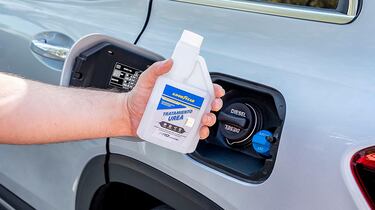 Olvdate de limpiar el sistema AdBlue del coche con este anticristalizante
