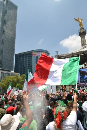 Las imágenes del Ángel de la Independencia en el festejo por el pase a octavos