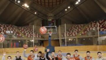 Nada que perder. El Montakit Fuenlabrada posó ayer para AS en el Palacio de Riazor, donde se entrenó justo antes que el Real Madrid.