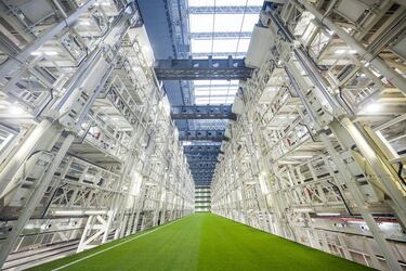 Las planchas que permiten guardar el césped en el hipogeo es uno de los elementos estrella de la remodelación del Bernabéu. El conjunto blanco ha publicado nuevas fotografías de dichas planchas para ver los entresijos del mecanismo.