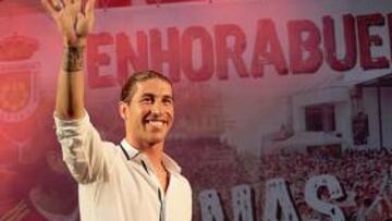 <b>EUFÓRICO. </b>Sergio Ramos fue homenajeado ayer por su gente.