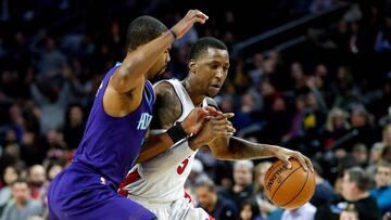 AUBURN HILLS, MI - JANUARY 05: Kentavious Caldwell-Pope #5 of the Detroit Pistons ties to drive around Marvin Williams #2 of the Charlotte Hornets during the second half at the Palace of Auburn Hills on January 5, 2017 in Auburn Hills, Michigan. Detroit won the game 115-114. NOTE TO USER: User expressly acknowledges and agrees that, by downloading and or using this photograph, User is consenting to the terms and conditions of the Getty Images License Agreement.   Gregory Shamus/Getty Images/AFP
 == FOR NEWSPAPERS, INTERNET, TELCOS &amp; TELEVISION USE ONLY ==