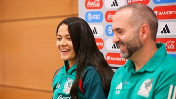 Pedro López y Rebeca Bernal en conferencia de prensa