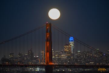 Golden Gate, puente colgante de acero ubicado en la costa oeste de los Estados Unidos, en la ciudad de San Francisco, California.