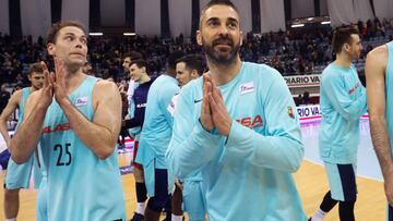 Navarro, tras el partido, con koponen