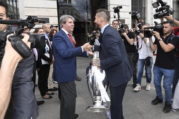 Los jugadores del Real Madrid llegando a la Comunidad de Madrid 