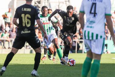 El Sanluqueño de Cala y Coke, otra china en el zapato del Málaga