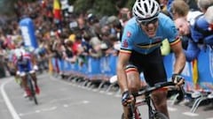 ATAQUE DECISIVO. Philippe Gilbert frenó el ímpetu de su compañero Boonen y atacó en el Cauberg, donde fabricó su oro mundial.