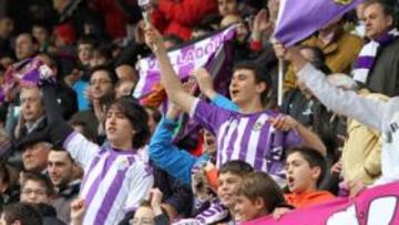<b>VOLCADA. </b>La afición blanquivioleta se muestra entusiasmada con el equipo que vuelve a Primera.
