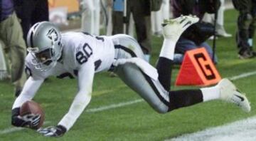 Wide Receiver. En activo desde 1985 a 2004, jugó en San Francisco 49ers (donde ganó 3 Super Bowls), Oakland Raiders y Seattle Seahawks. Fue elegido 13 veces para la Pro Bowl y a la vez, nombrado All-Pro (jugador más destacado del año, en su posición) 10 v