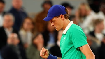 Resumen y resultado de la segunda jornada de Roland Garros 2025: Sinner, Alvaraz y Swiatek avanzan