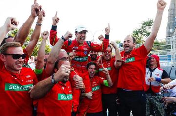 Lucas di Grassi es el campeón de la tercera temporada de la Fórmula E con un séptimo puesto en Montreal que le valía para superar a Buemi. 