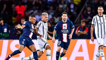 Kylian MBAPPE of Paris Saint Germain (PSG), Leandro PAREDES of Juventus and Lionel MESSI of Paris Saint Germain (PSG) during the UEFA Champions League Group H match between Paris Saint Germain and Juventus Turin at Parc des Princes on September 6, 2022 in Paris, France. (Photo by Baptiste Fernandez/Icon Sport via Getty Images)