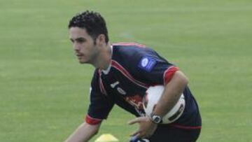 <b>SIN FRUTO. </b>Alcácer intensifica su trabajo en la estrategia, aunque de momento con discreto resultado.