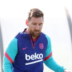 Koeman arriesga con De Jong y Messi pero no con Sergi Roberto y Piqué