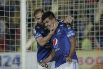 Otálvaro volvió como titular y marcó un golazo que acerca al equipo embajador a los ocho.