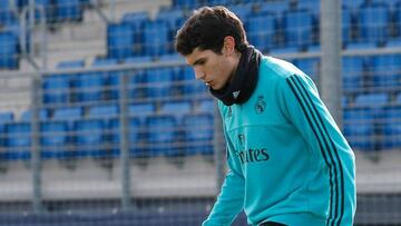 Vallejo sigue con su recuperación: entrenó con balón