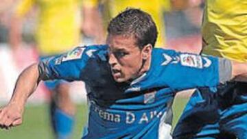 <b>AZULINO. </b>Marco Navas ha señalado que sguirá en el Xerez y que si el Sevilla le quiere tendrá que negociar con su actual club.