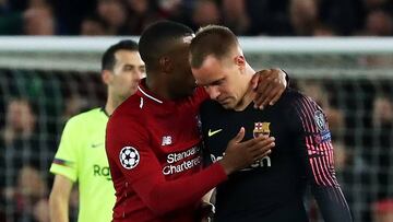 Wijnaldum consuela a Ter Stegen.