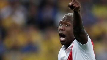 La selección uruguaya ganó a Chile con un excelente gol de Cavani en el tramo final y será el rival del equipo de Ricardo Gareca este sábado.