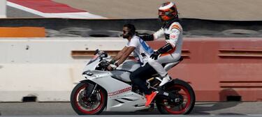 Vandoorne out of Bahrain GP as his McLaren fails