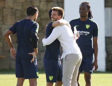 Oficial: Camacho deja el M¨¢laga y ficha por el Wolfsburgo