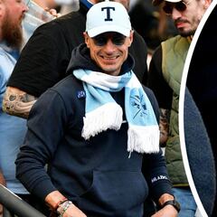 Piden sancionar a Radu por la sudadera nazi en el derbi