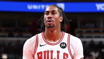 The former Chicago Bulls player says even his own family has turned against him: “The people closest to me say I’ve lost my mind.”